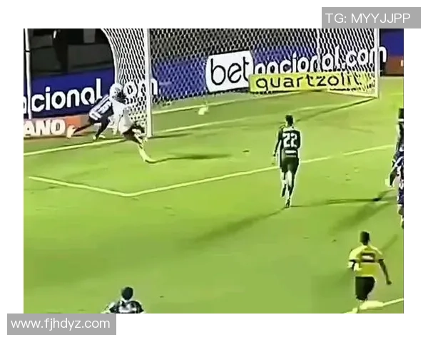 用脑袋顶足球的足球明星们的精彩瞬间与传奇故事 用脑袋顶足球的足球明星们的精彩瞬间与传奇故事