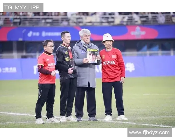 足球明星化妆成大爷挑战形象引发热议网友纷纷点赞与调侃齐聚一堂 足球明星化妆成大爷挑战形象引发热议网友纷纷点赞与调侃齐聚一堂